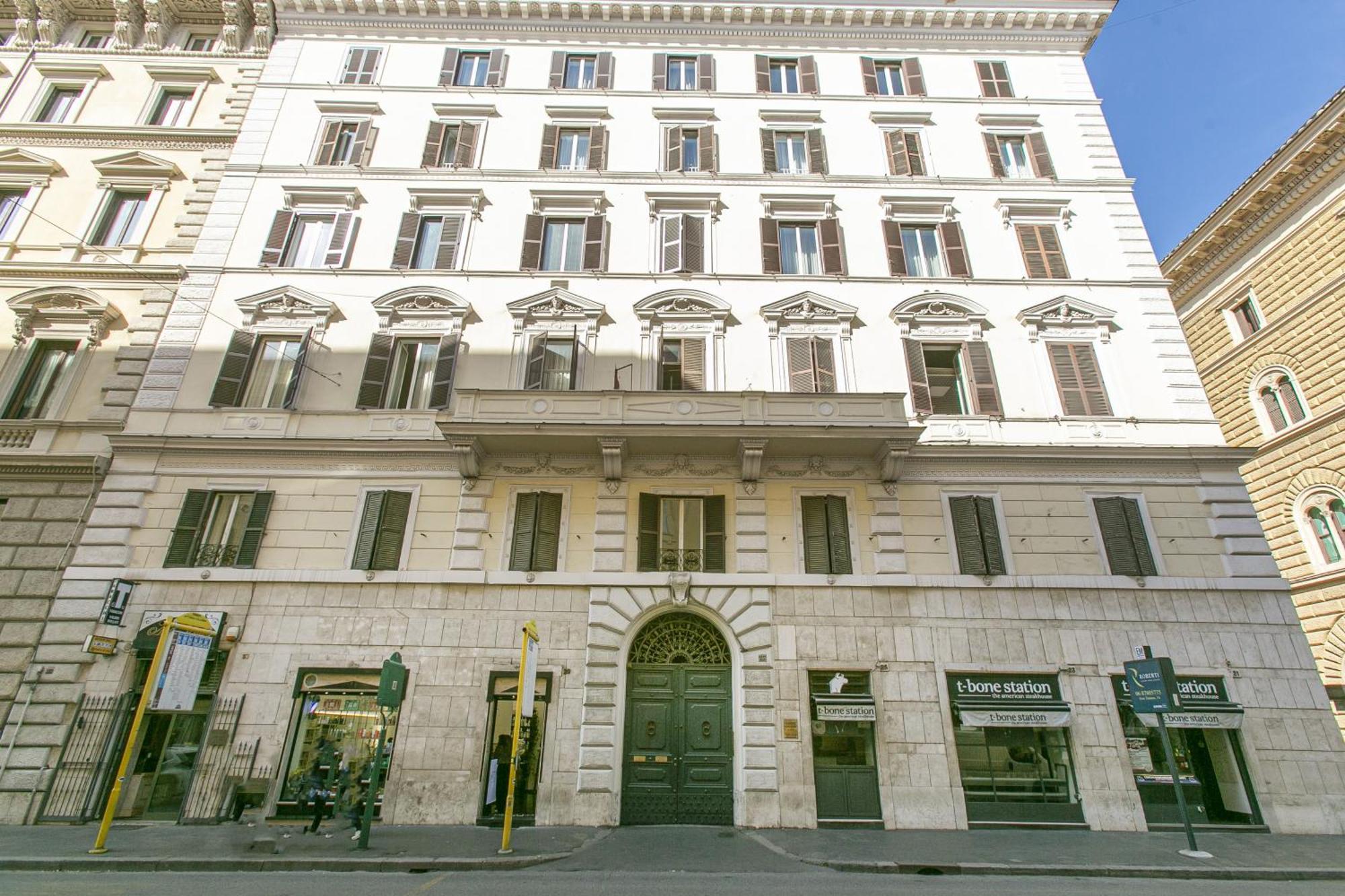 Attico Nel Cuore Di Roma Con Box Privato Per Auto מראה חיצוני תמונה