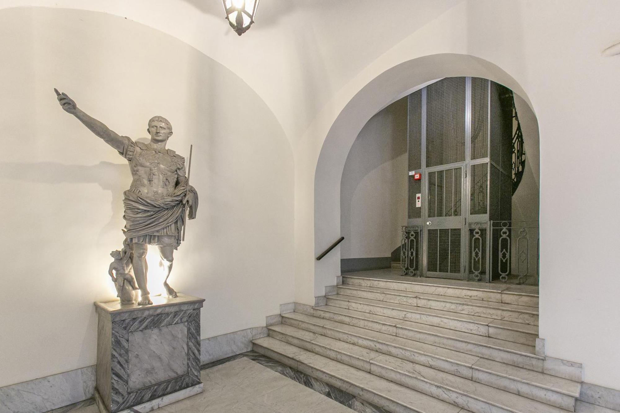 Attico Nel Cuore Di Roma Con Box Privato Per Auto מראה חיצוני תמונה